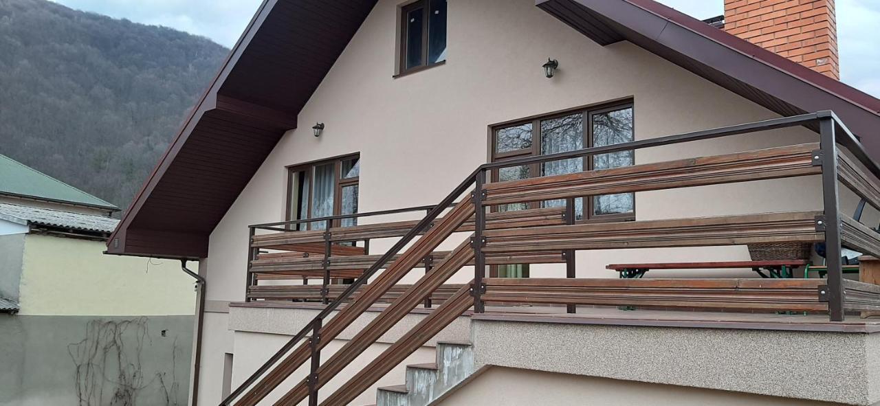 Садиба У Васі Svalyava Εξωτερικό φωτογραφία