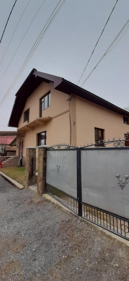 Садиба У Васі Svalyava Εξωτερικό φωτογραφία