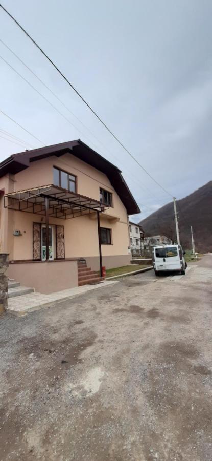 Садиба У Васі Svalyava Εξωτερικό φωτογραφία